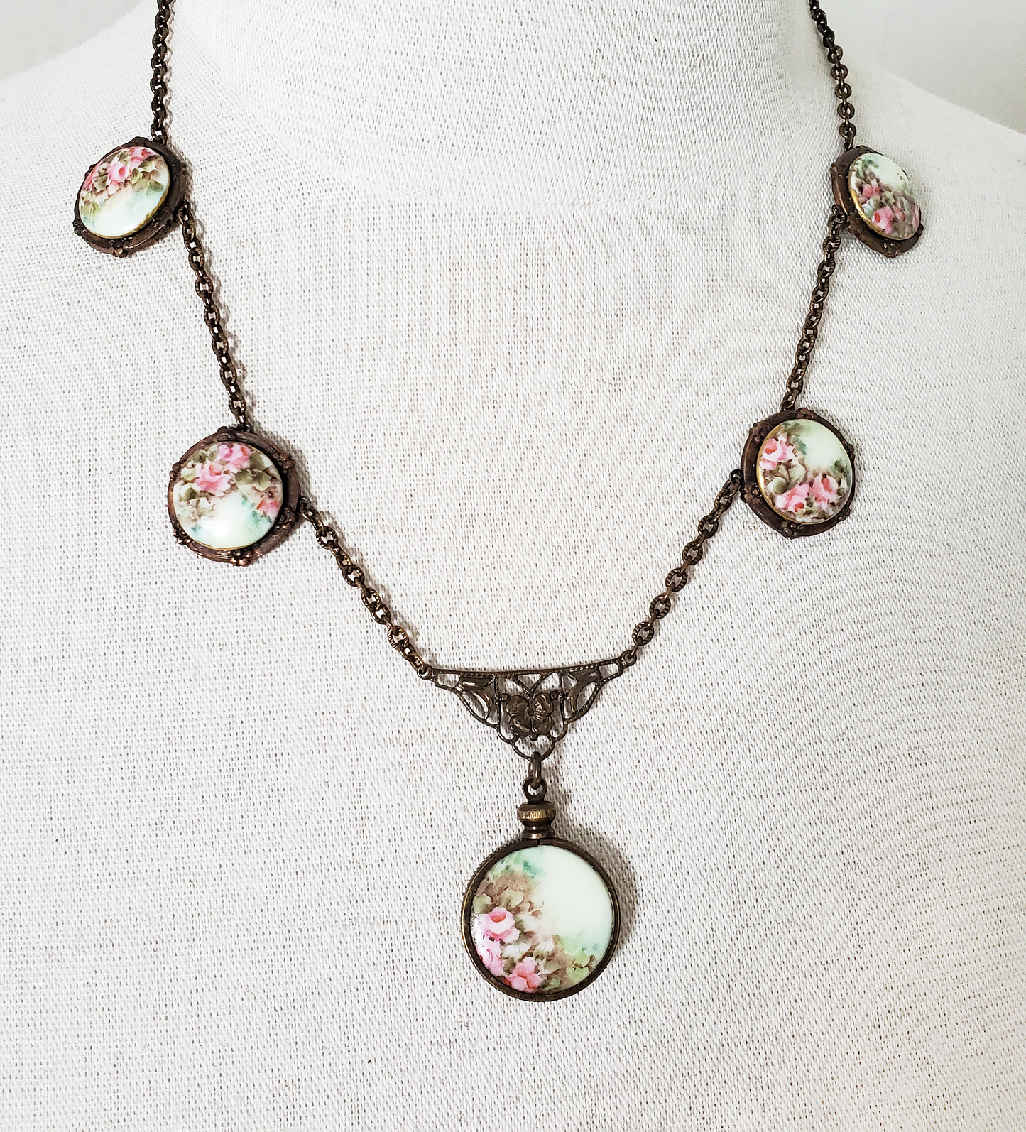 Porcelain Roses Button Necklace