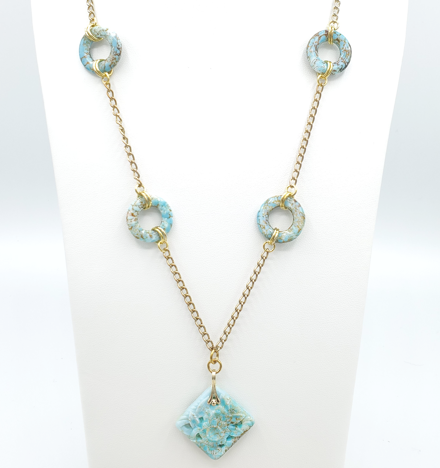 Turquoise Loops & Pendant Necklace