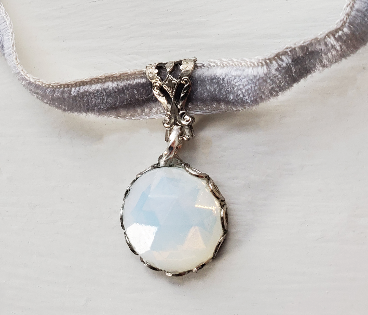 White Opal Velvet Choker