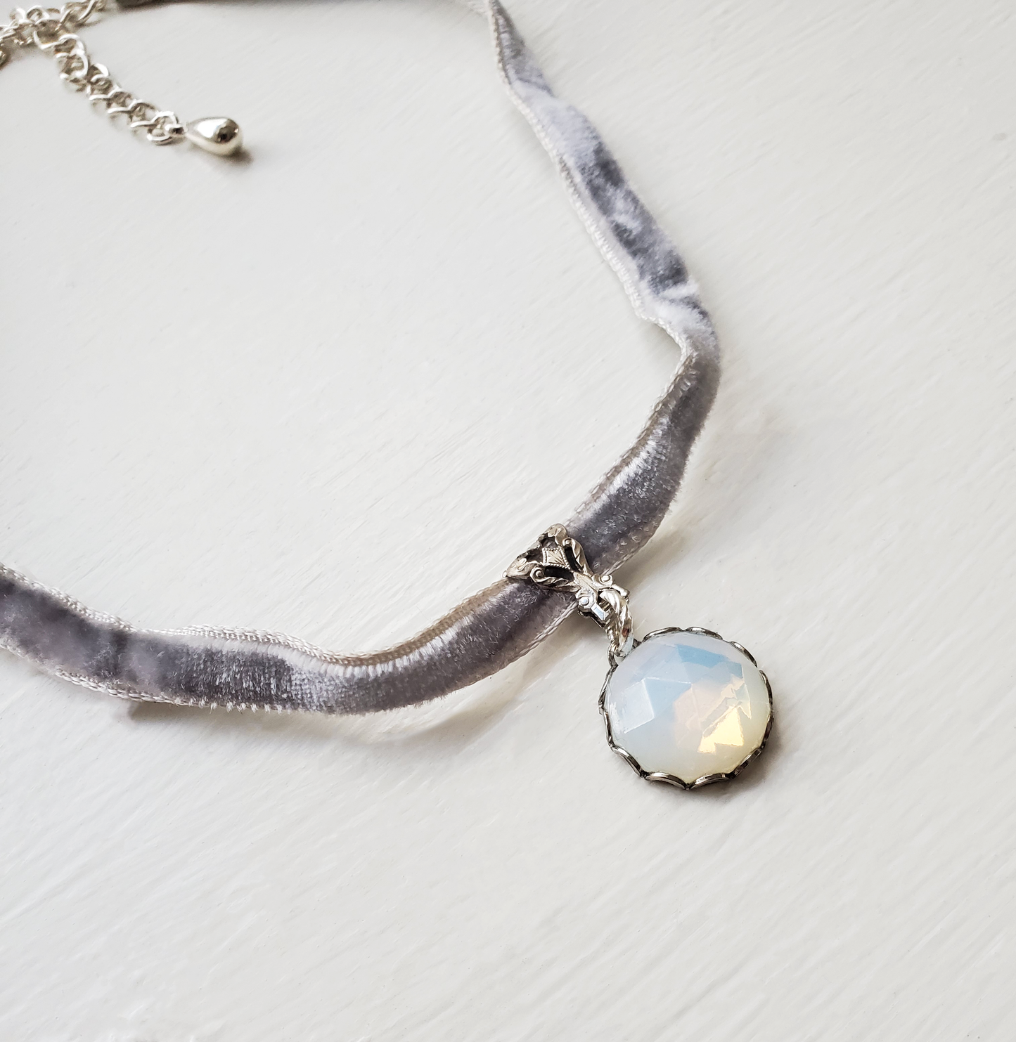 White Opal Velvet Choker