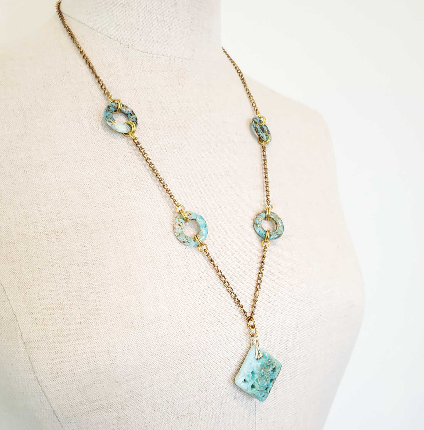Turquoise Loops & Pendant Necklace